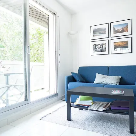 Nice Bright Apartment With Balcony In Paris *