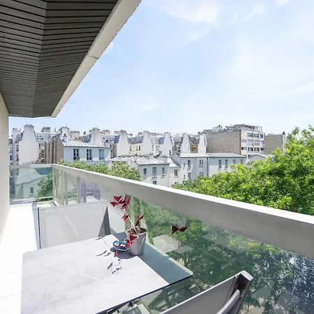 Nice Bright Apartment With Balcony In Paris *