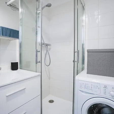 Nice Bright Apartment With Balcony In Paris Lejlighed *