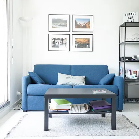 Nice Bright Apartment With Balcony In Paris Paris
