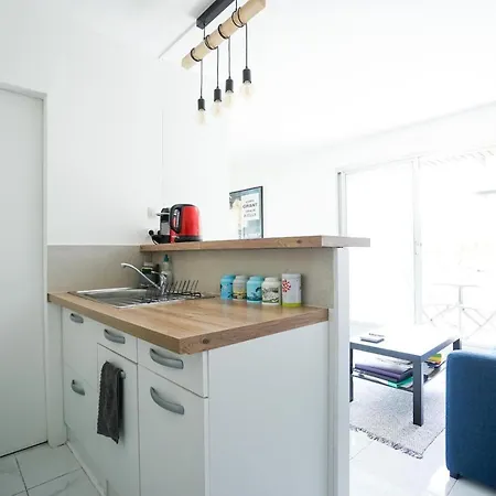 Nice Bright Apartment With Balcony In Paris Lejlighed